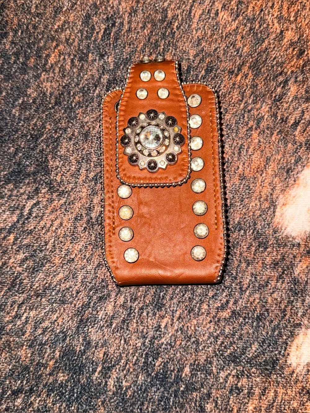 Montana West Tan Leather Phone Holster with Concho & Studs